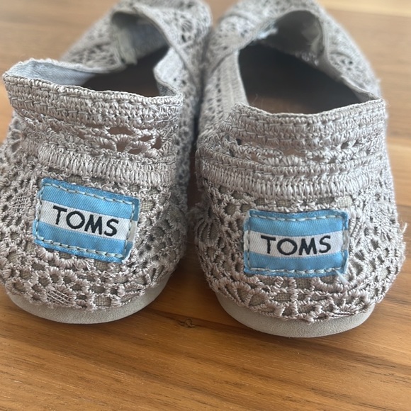 TOMS flats slip ons gently used colour Gray
Size 7.5 - Picture 2 of 4